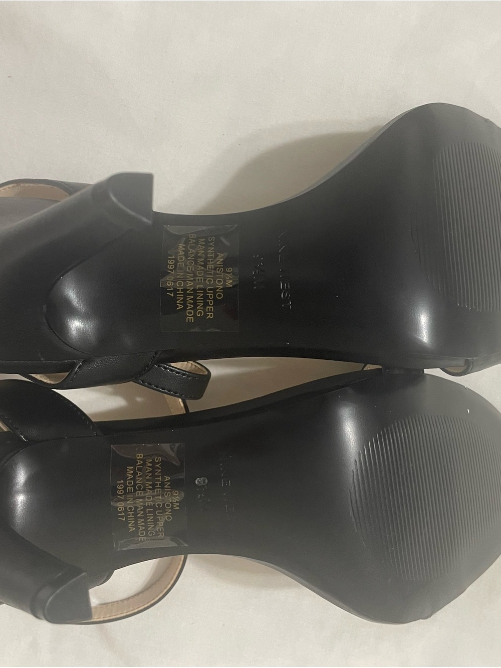 Classy Nine West Black Open-Toe Ankle-Strap Mid-Heels - Picture 4 of 9